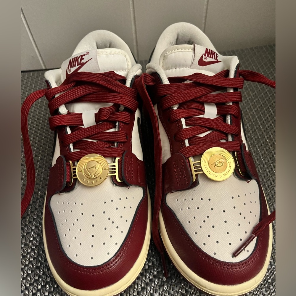 W NIKE DUNK LOWS SE